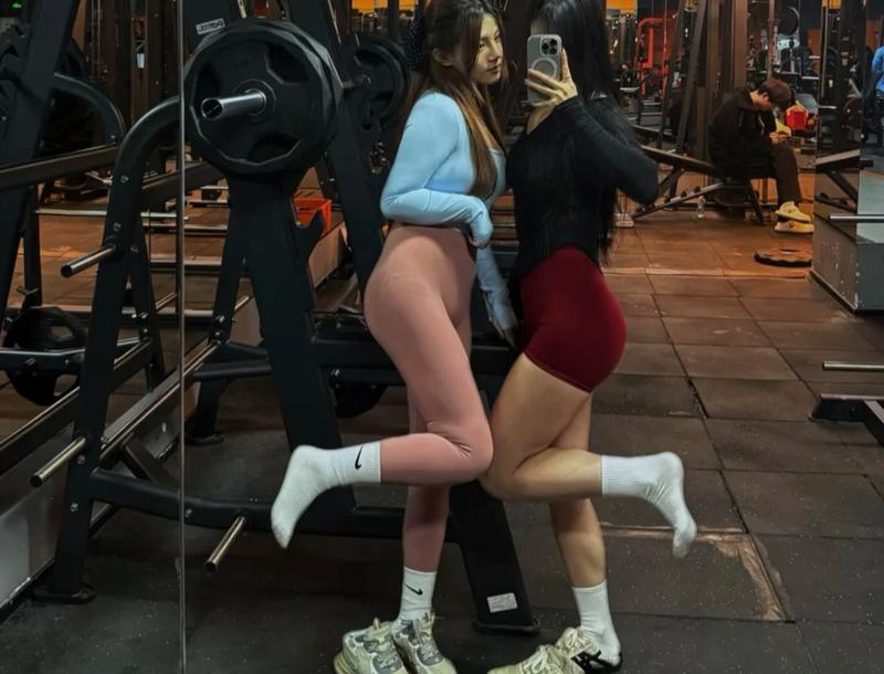 如何让女生主动找你聊天