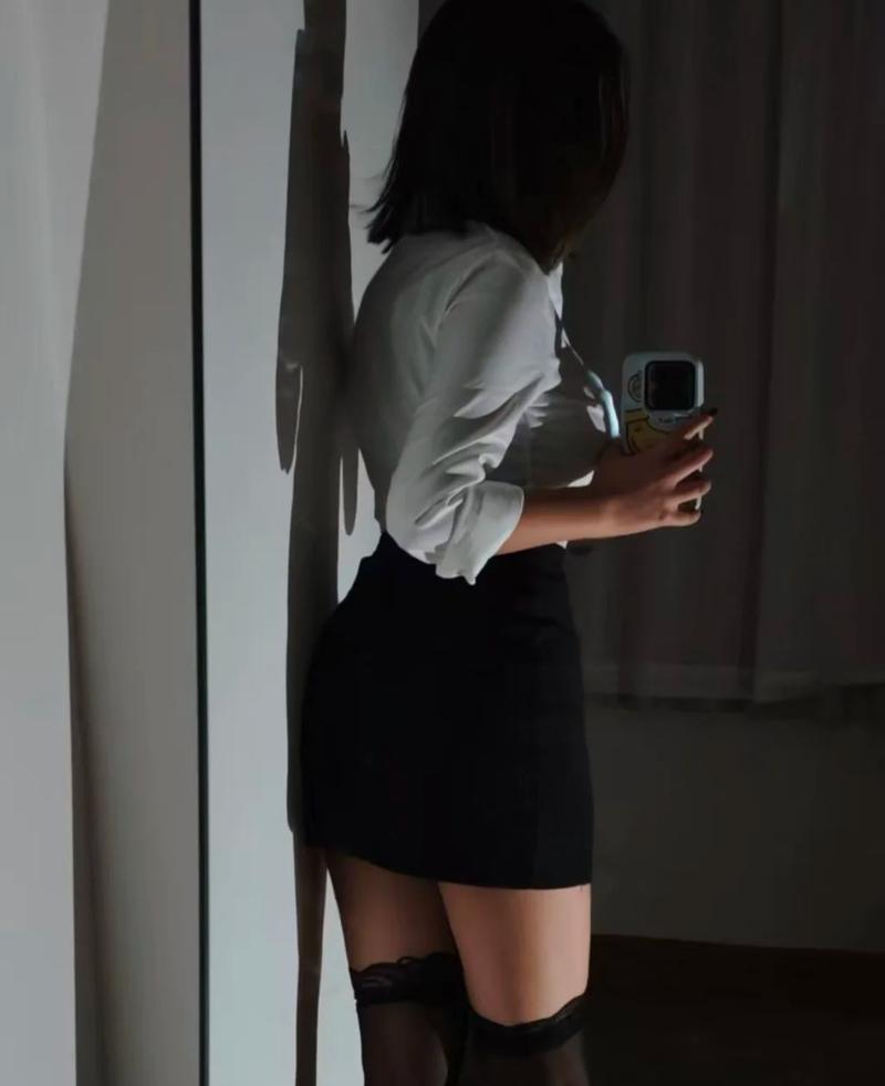 为什么她突然就不理我了